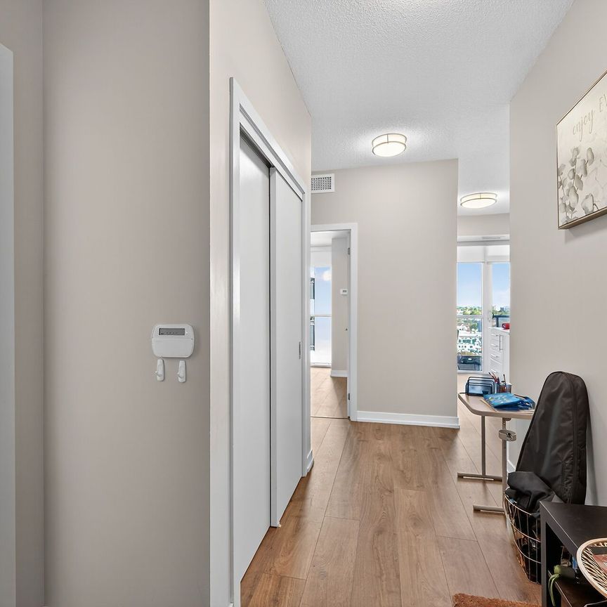 For Lease - 2087 Fairview Street Unit# 1302, Burlington, Ontario - Photo 1