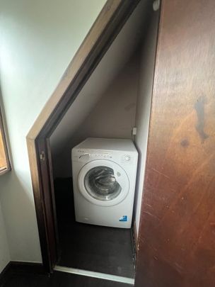 Studio Flat, Chiswick High Road, W4 - Photo 1