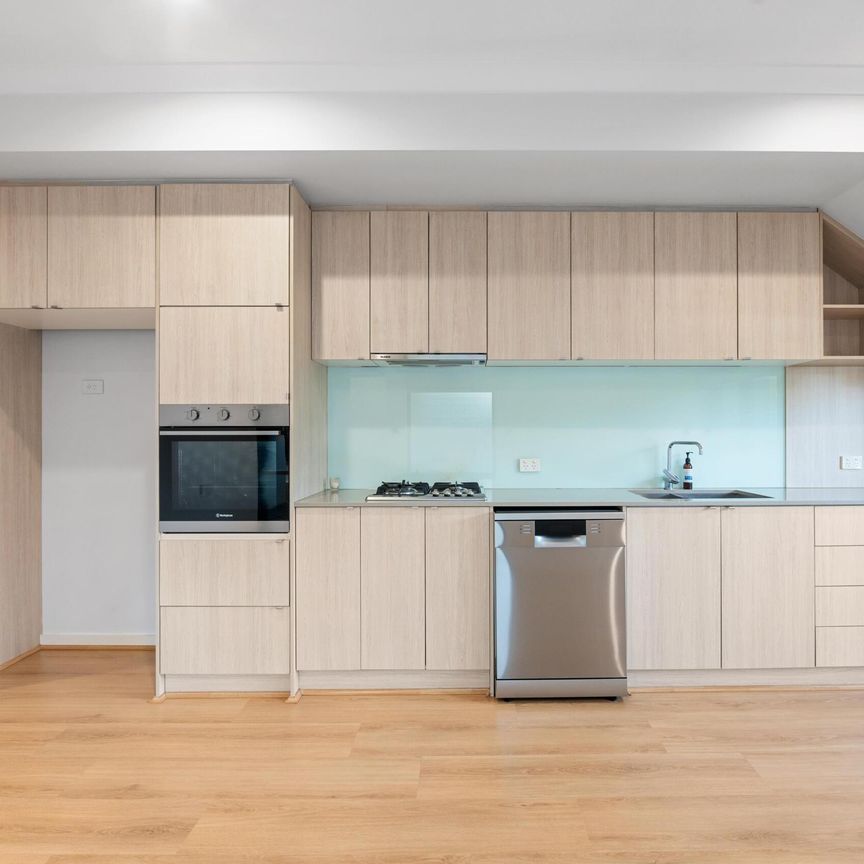 STUNNING APARTMENT IN A SECURE COMPLEX - Photo 1