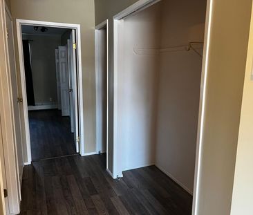 1 Bedroom Unit! Front And Back Patio Areas! In Suite Laundry! - Photo 6