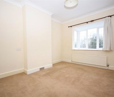 Whitton Road, Twickenham, Middlesex, TW1 - Photo 1