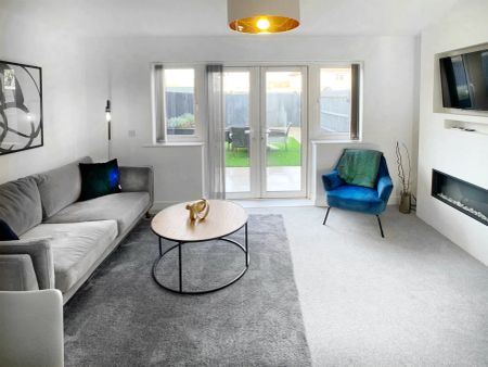 2 Bed, House - Photo 2