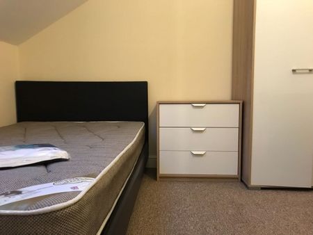 6 Bed - St Andrews Street â€“ 6 Bed - Photo 3