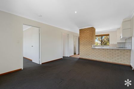9/4 Swanbourne St - Photo 2