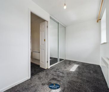 2 bedroom end of terrace house to rent - Photo 3