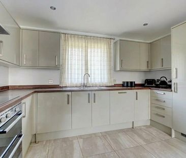 2 Bed Flat, Durward St, E1 - Photo 4