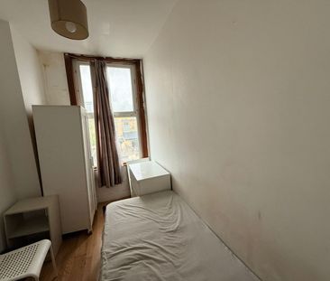 Room in a Shared House, Jersey Road, IG1 - Photo 5