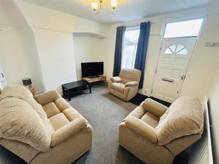 3 bedroom terraced house to rent - Photo 2