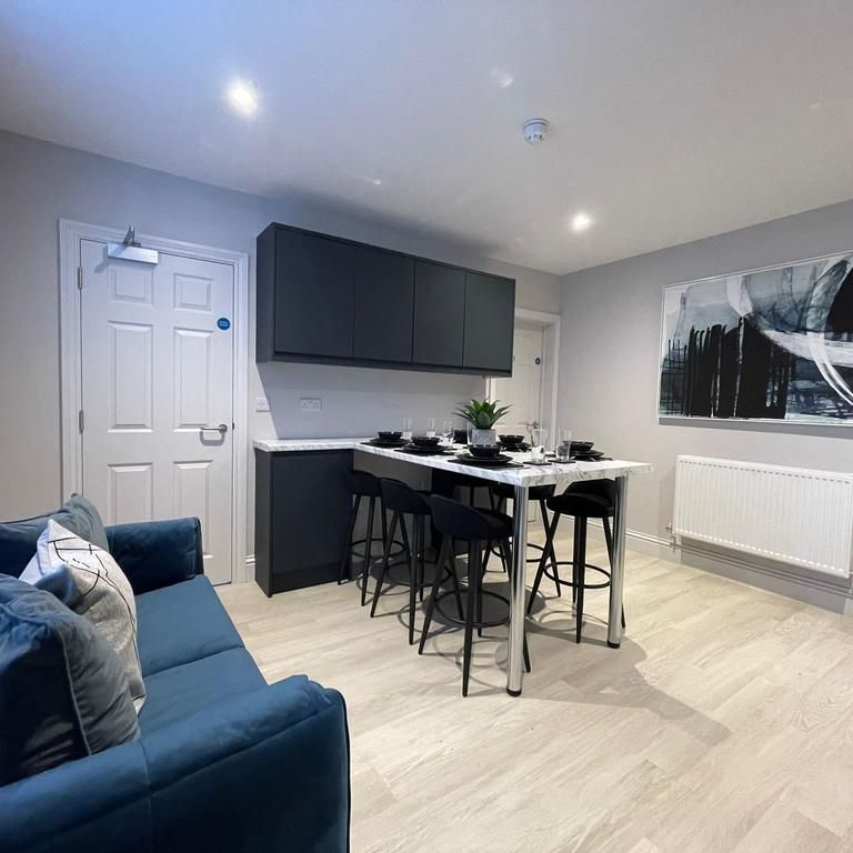 1 bedroom in a house share to rent - Photo 1