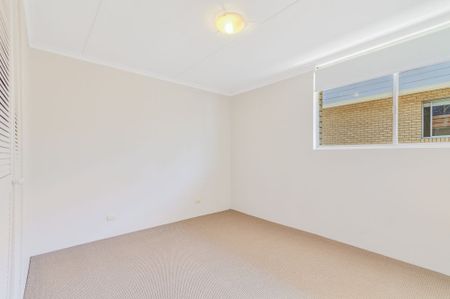 CENTRAL COOLANGATTA TWO BEDROOM UNIT - Photo 4