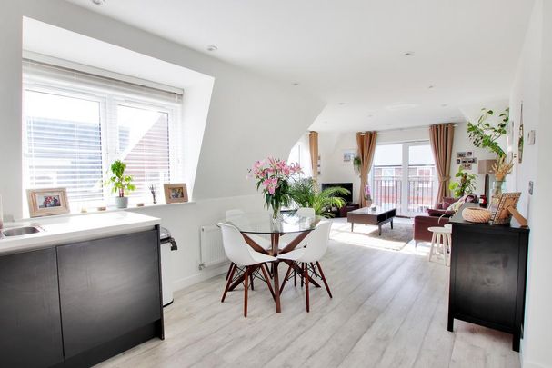 2 bedroom flat to rent - Photo 1