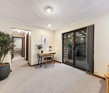 SPACIOUS TWO BEDROOM HOMETTE **6 MONTH LEASE ONLY** - Photo 5