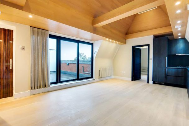 Fitzjohns Avenue, Hampstead, London - Photo 1