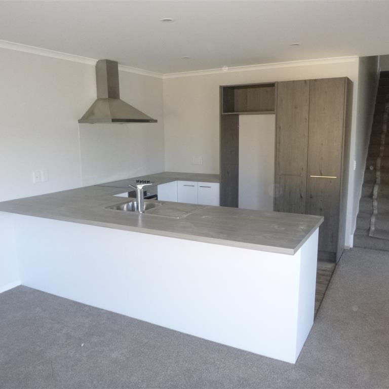 WAINUIOMATA LIVING - Photo 1