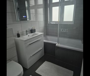 Room in a Shared House, Thirlmere Gardens, HA9 - Photo 3