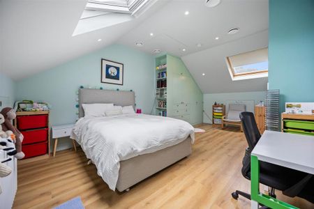 4 bedroom townhouse to rent - Photo 5