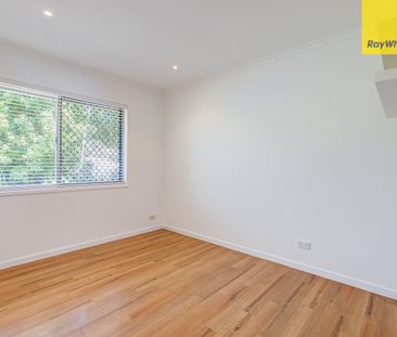 30 Greenview Avenue, Rochedale South QLD 4123 - House For Rent | Do... - Photo 5