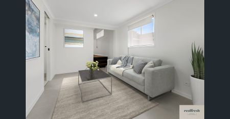 Watch Video: By law - single persons only - 750m to Hospital - Studio Apartment, Shared Dining & Living Areas - Water & WIFI Included. - Photo 3