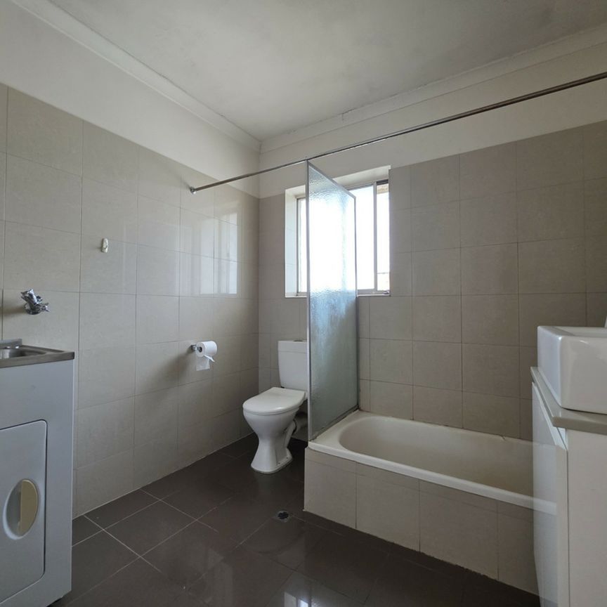 NEAT 2 BEDROOM UNIT - Photo 1