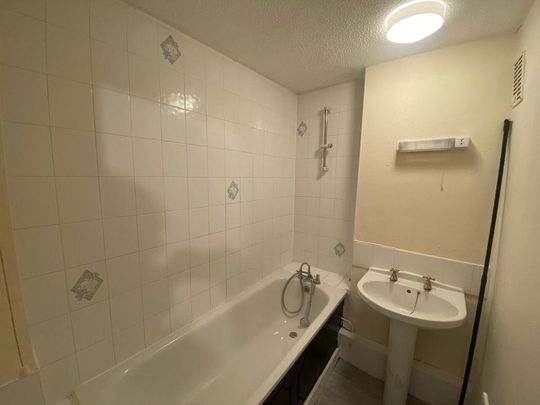 2 bed apartment to rent in NE37 - Photo 1