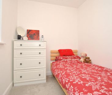 3 bedroom detached house to rent - Photo 3