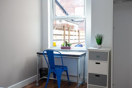 6 bedroom terraced house to rent - Photo 5