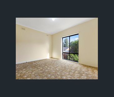 TOP LOCATION WITH EASY ACCESS TO ALL AMENITIES! - Photo 6