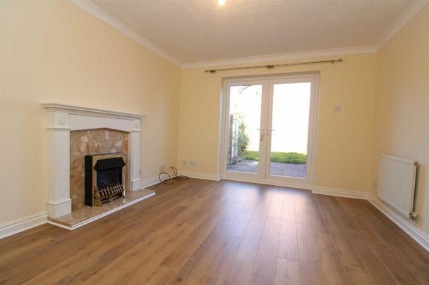 2 bedroom end of terrace house to rent - Photo 1