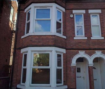 Arthur Avenue: Bed Student House, NG7 - Photo 3
