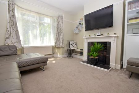 3 bedroom semi-detached house to rent - Photo 5