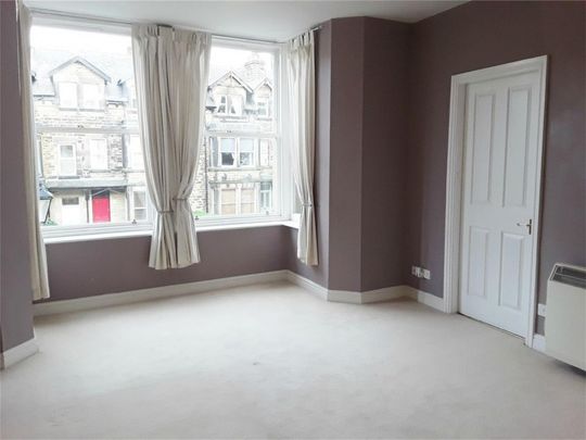 Valley Drive, Harrogate - Photo 1