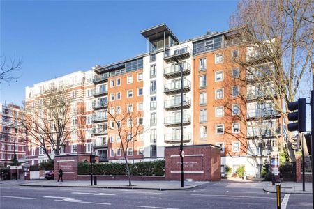 Spacious two bedroom, two bathroom apartment set within a portered block - Photo 4