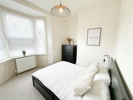 3 bedroom apartment to rent - Photo 2