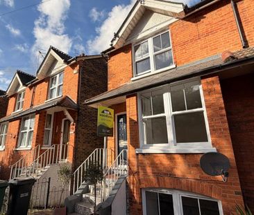 3 bedroom semi-detached house to rent - Photo 4