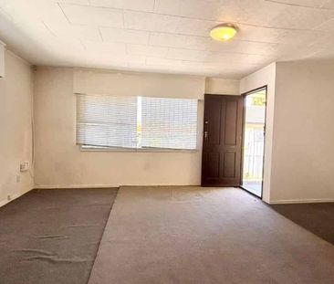 190 Universal Dr, Henderson - Photo 2