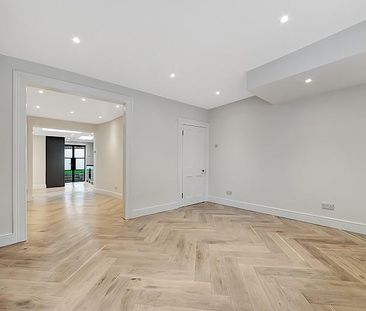 4 bedroom flat to rent - Photo 3