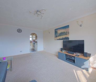 2 bedroom maisonette to rent - Photo 2