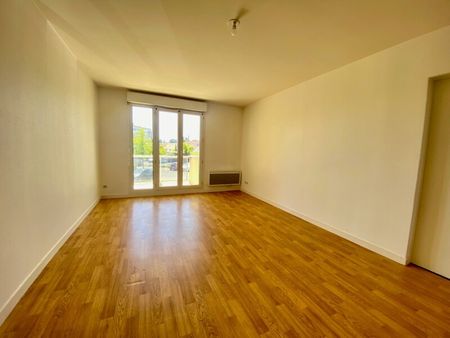 Location Appartement 3 pièces 63m² ST JEAN LE BLANC 45650 - Photo 2