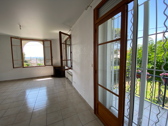 Location Maison 6 pièces 130m² - Photo 1