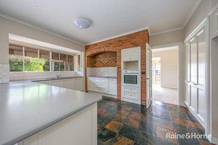 130 Vineyard Road, Sunbury, VIC 3429 - Photo 3