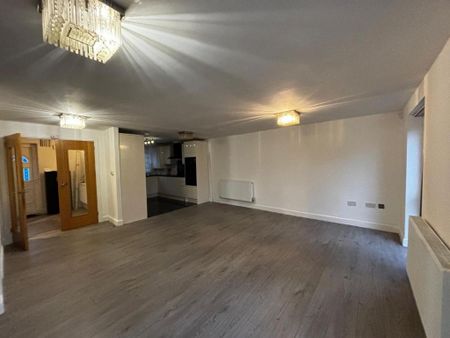 4 bedroom terraced house to rent - Photo 3