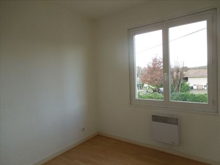 Location Appartement 3 pièces 61m² HAGETMAU 40700 - Photo 2