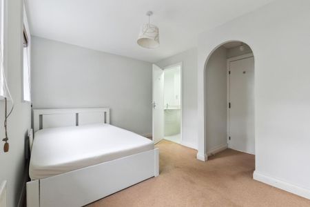 4 bedroom ground floor flat to rent - Photo 4