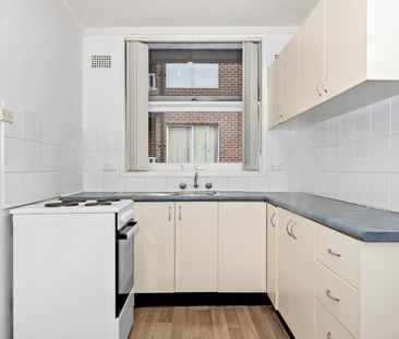 Neat 1 Bedroom Unit - Photo 5