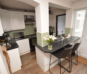 2 Bedroom Terraced House - Photo 2