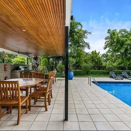 Prestigious Riverfront Living - Spacious & Sophisticated Executive Residence. Fully Furnished! - Photo 4