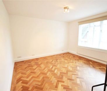 2 Bedroom Flat / Apartment - St. Cross Road, Winchester - Photo 1