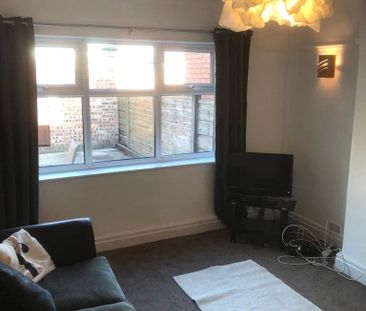 4 bedroom terraced house to rent - Photo 2