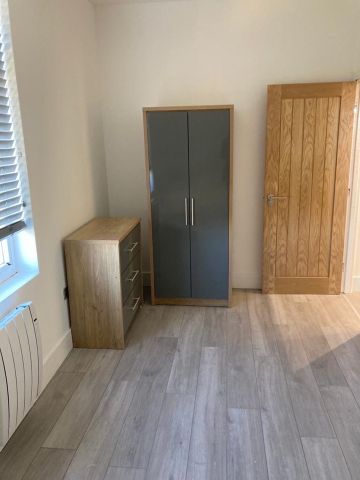 2 Bed Flat, Lincoln House, M13 - Photo 2