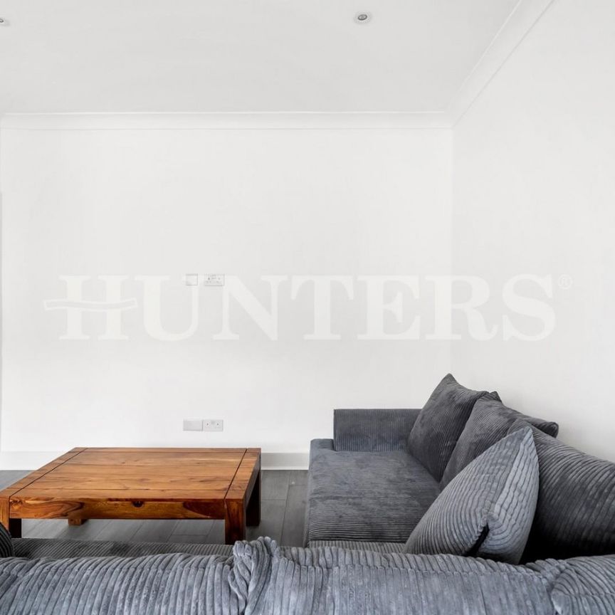 3 bedroom House To Let Total Size: 958 SQ FT - Photo 1